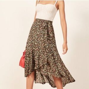 Reformation Annaleise Floral Wrap skirt - XL